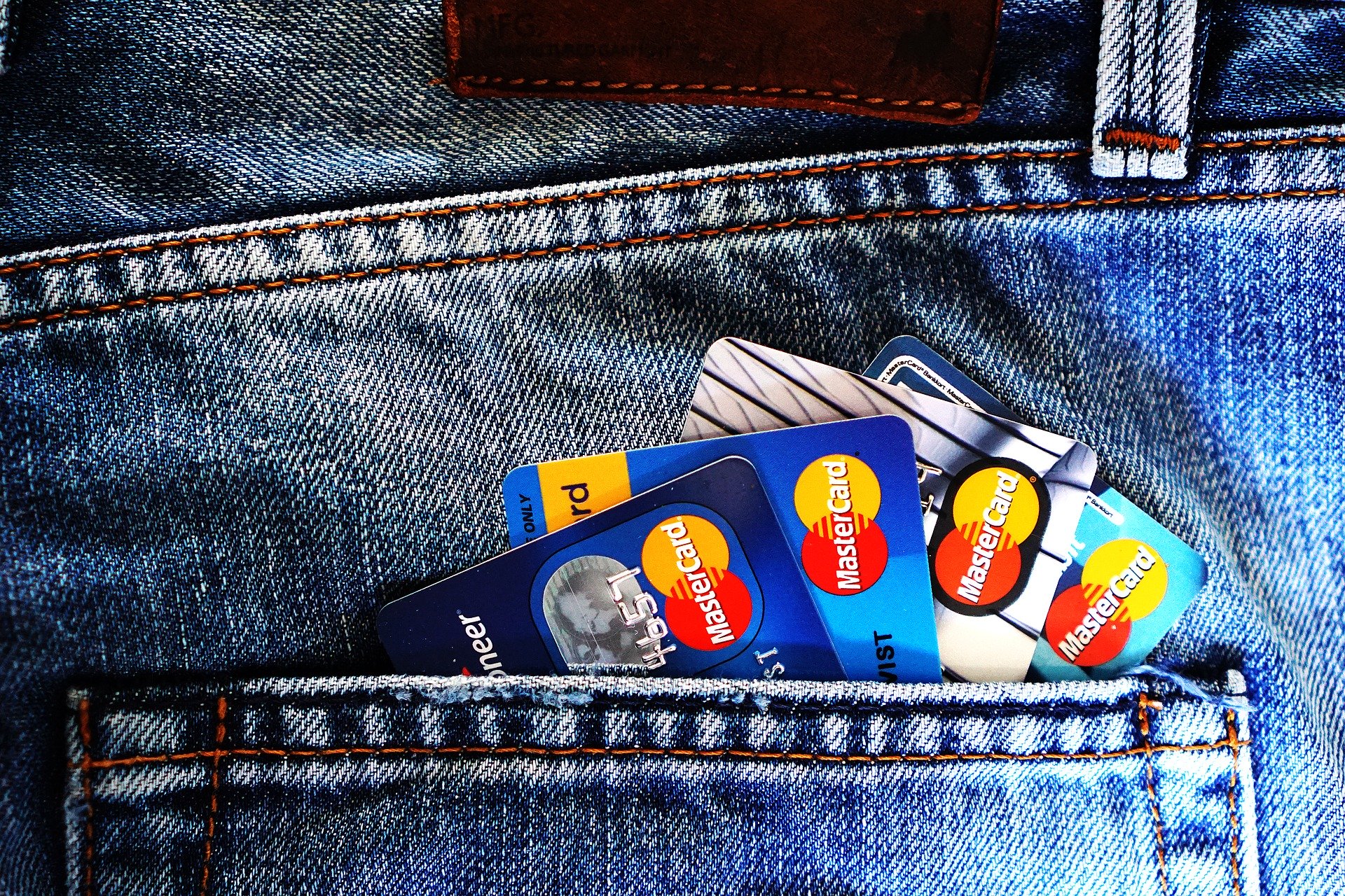 carte di credito jeans.jpg